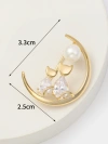 Xuhui brand exquisite copper plated with real gold and set with zircon, fashionable and versatile moon-shaped cat brooch Application Scenario
